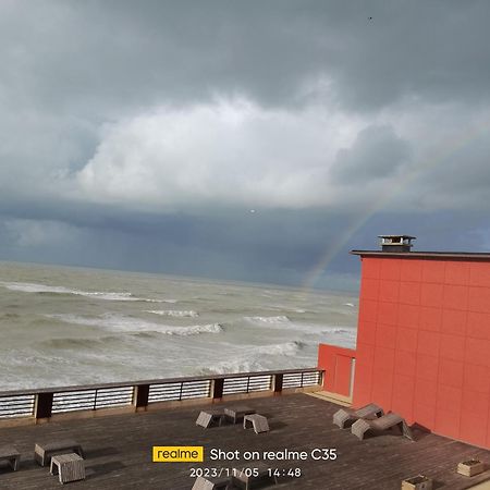 Le Rayon Vert Ault Exterior foto